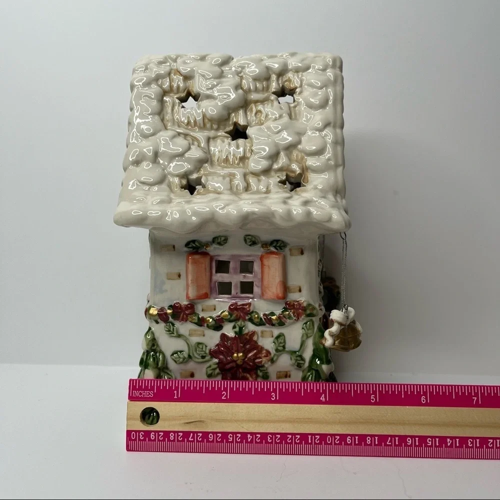 Porcelain Luminary Holiday House‎